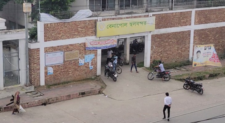 জুলাই গণঅভ্যুত্থান দিবস উপলক্ষে বেনাপোল স্থলবন্দরে আমদানি-রপ্তানি কার্যক্রম বন্ধ